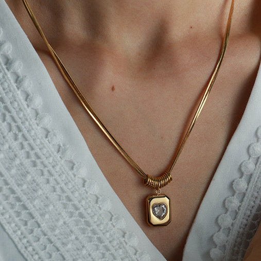Collar placa corazón