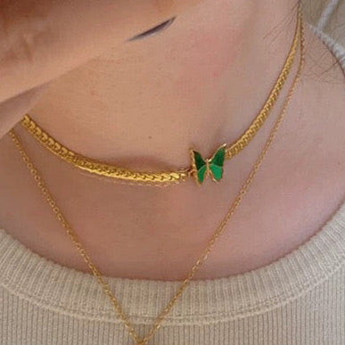 Collar mariposa verde