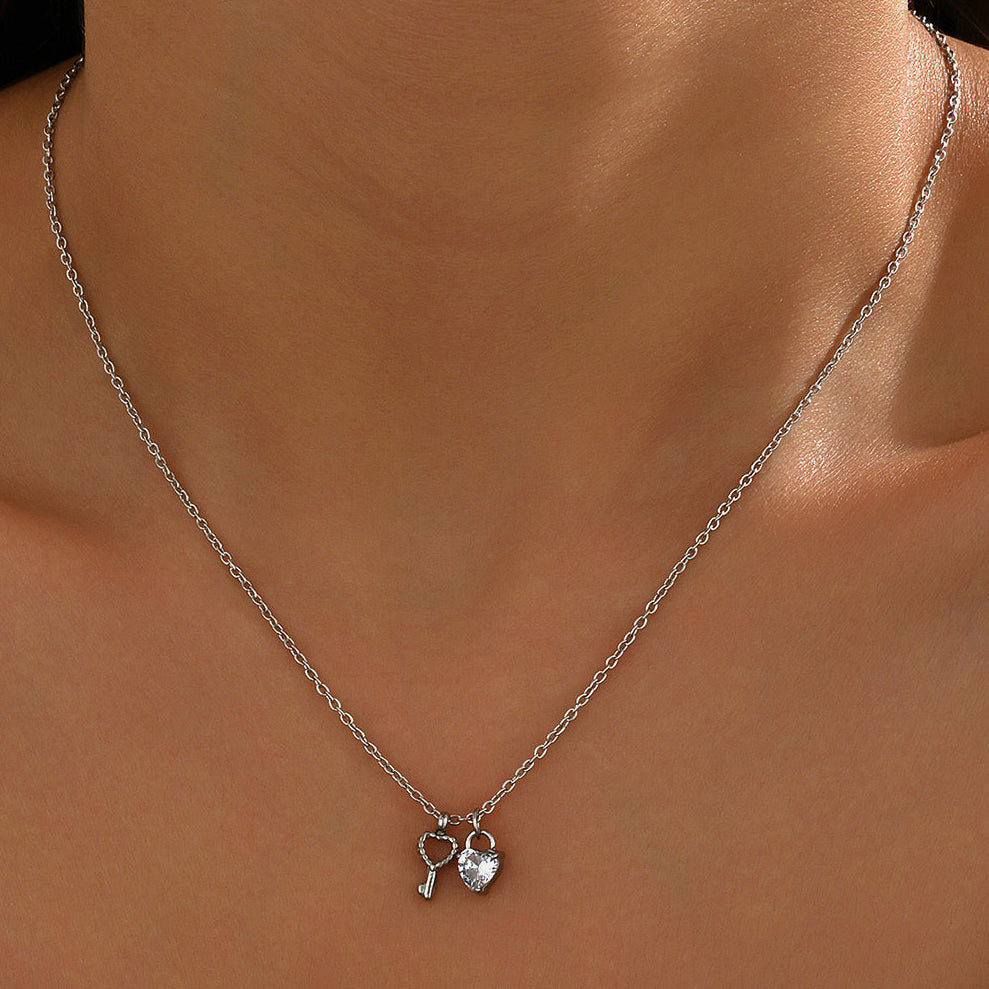 Collar corazón con llave