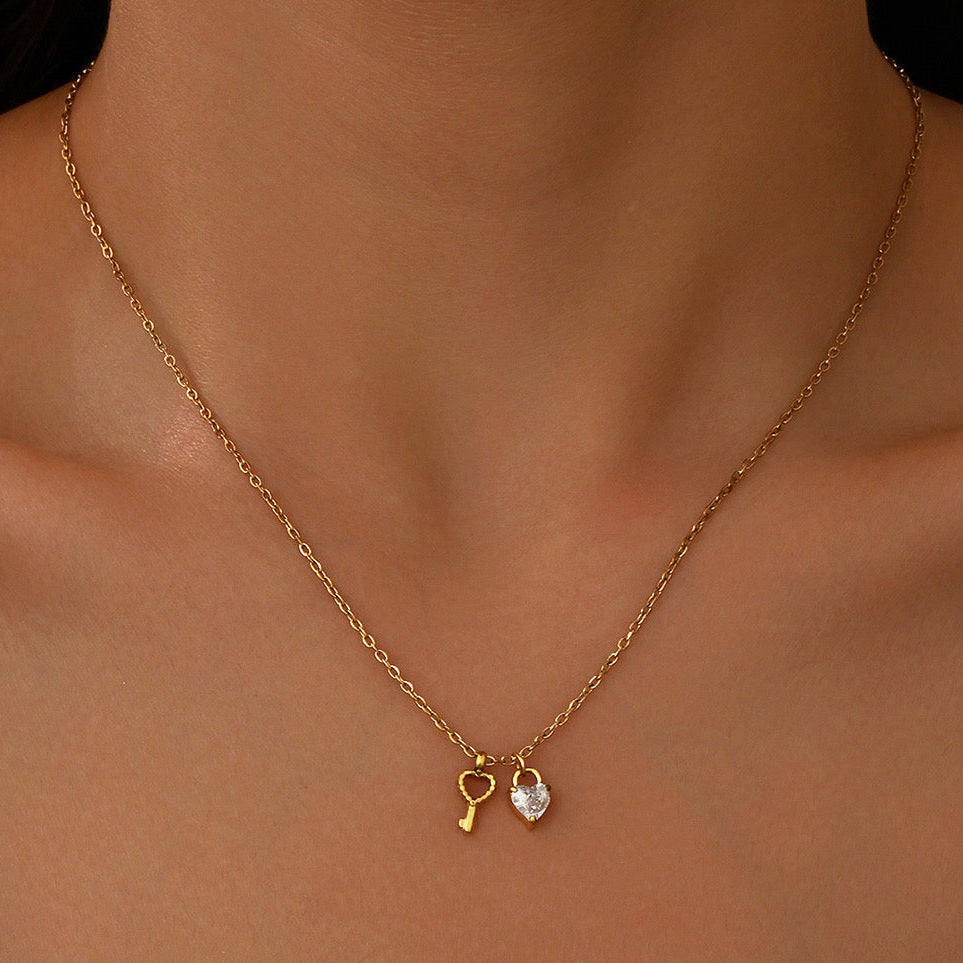 Collar corazón con llave